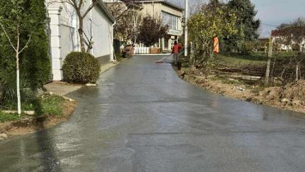 Drumurile din Manta se modernizează: prima porțiune de beton, turnată cu succes