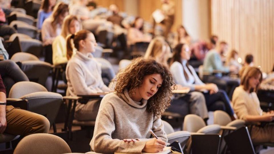 Ziua Studentului: Ministerul anunță investiții record și noi oportunități pentru tineri