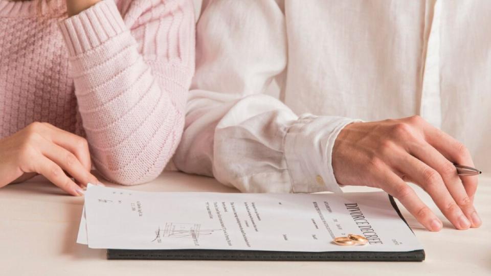 Înregistrarea căsătoriei și divorțul s-au scumpit. Care sunt noile tarife: