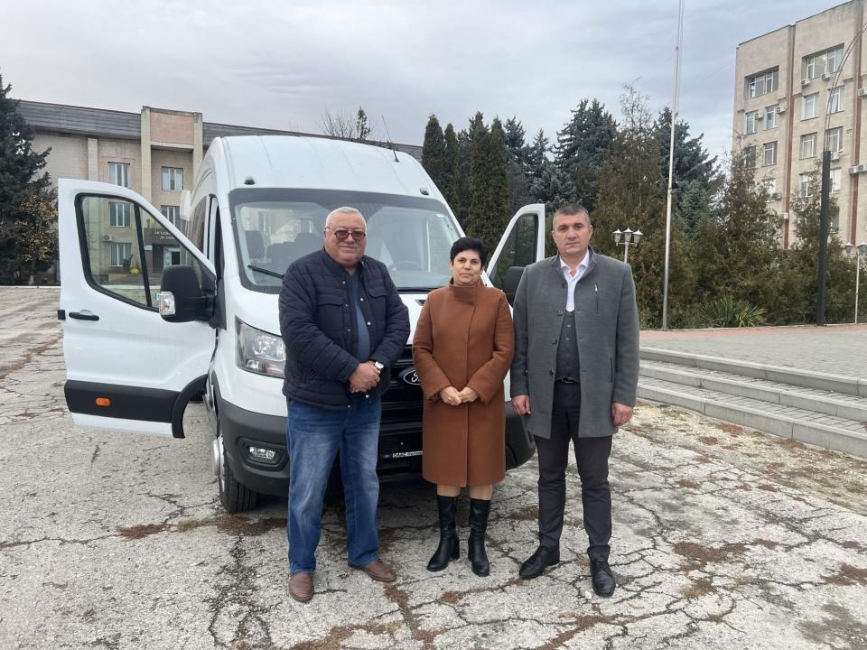 Un nou microbuz școlar pentru elevii din Cantemir 