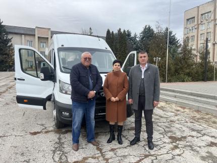 Un nou microbuz școlar pentru elevii din Cantemir 