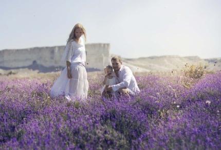 Peste 60% dintre cetățeni cred că rolul femeii este limitat la familie /studiu