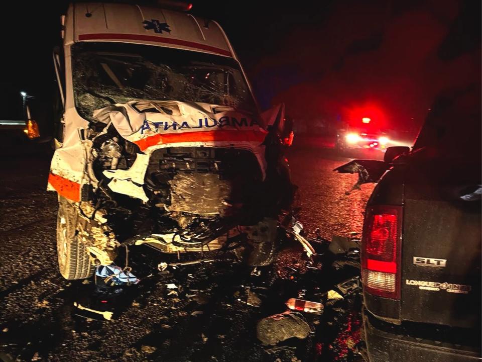 Trei angajați ai serviciului de urgență, spitalizați în urma accidentului de lângă Moscovei