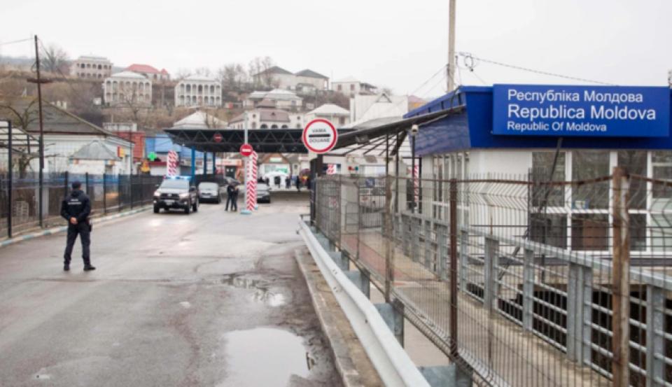 Traversarea podului Maiaki-Udobnoe, suspendată după un nou atac cu drone