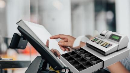 Casele de marcat vechi, scoase din uz: ce trebuie să știe antreprenorii