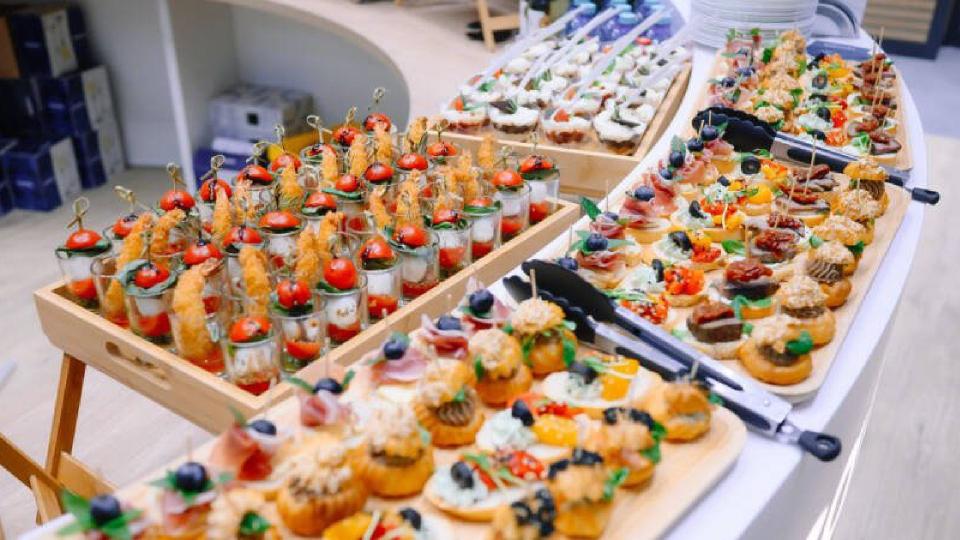 Cum să alegi servicii de catering sigure și calitative