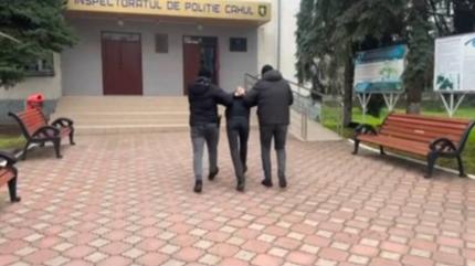 Acțiuni antidrog la Cahul: mai multe persoane reținute pentru consum și distribuire de substanțe narcotice /VIDEO