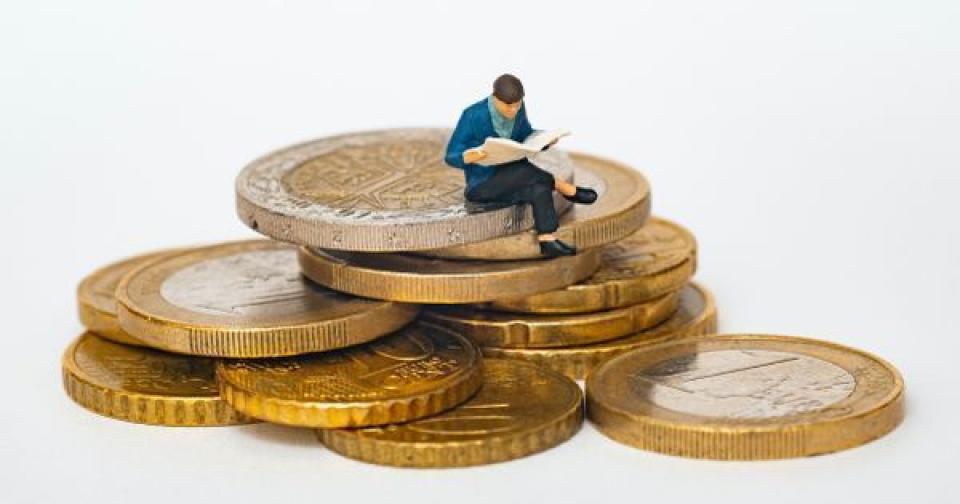 Guvernul suspendă angajările în sectorul bugetar. Aproape 17 000 de posturi rămân vacante