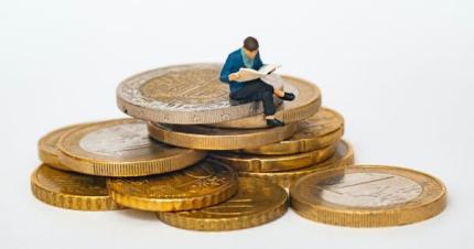 Guvernul suspendă angajările în sectorul bugetar. Aproape 17 000 de posturi rămân vacante