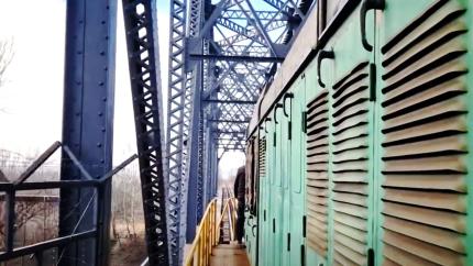 După 16 ani de pauză, trenul traversează  Prutul pe podul Cantemir-Fălciu