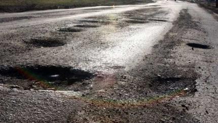 Raport UE: Peste jumătate dintre drumurile Moldovei sunt în stare proastă