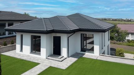 Подходит ли металлочерепица для старых домов и реконструкции крыши? 