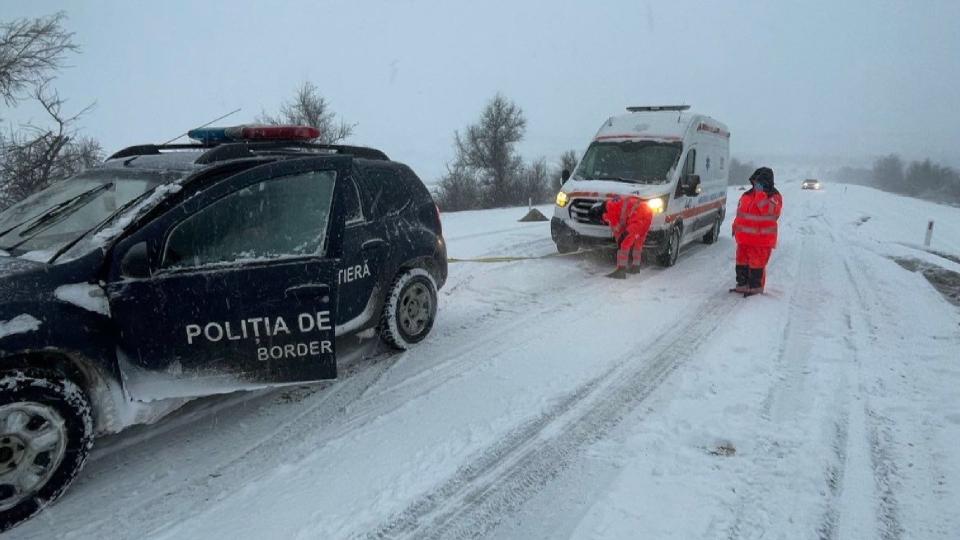 La datorie, dincolo de misiune: intervenție a Poliției de Frontieră la Leova, în sprijinul unei ambulanțe