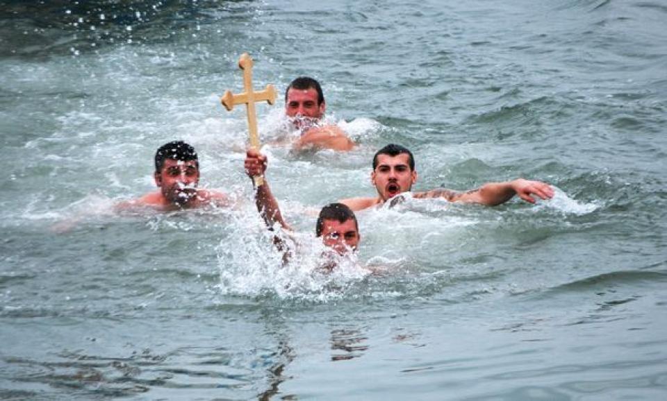 Poliția de Frontieră: Scăldatul în Prut și Nistru este interzis, inclusiv de Bobotează