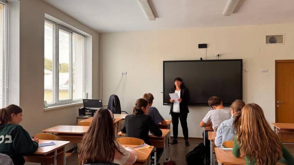 Profesorii scapă de birocrație: grade didactice permanentizate, muncă la distanță și catalog digital obligatoriu din 2026