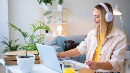 Comunitatea freelancerilor din Moldova crește rapid: circa 500 de persoane înregistrate în mai puțin de o lună