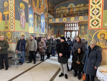 Credincioșii din Manta s-au rugat alături de PS Veniamin la Praznicul Întâmpinării Domnului și în Duminica Înfricoșătoarei Judecăți