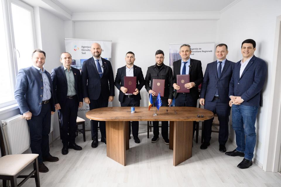 Teatrul „B. P. Hasdeu” din Cahul va avea un sediu nou. Contractul de construcție a fost semnat