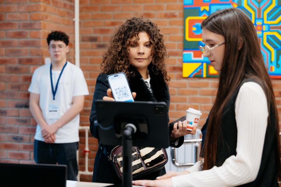 Noi opțiuni de închiriere a spațiilor de lucru pentru companii și freelanceri la Centrul Inotek 