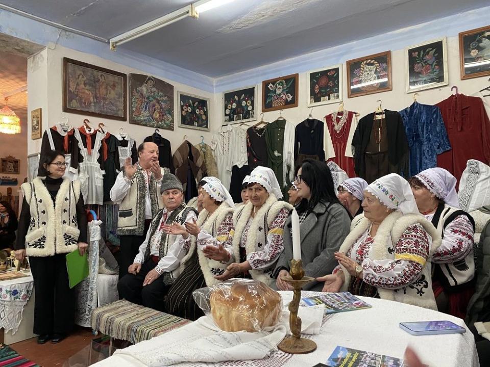 La Bucuria a fost lansată cartea „Vatra cântecului și dansului popular”, dedicată promovării folclorului din sudul țării