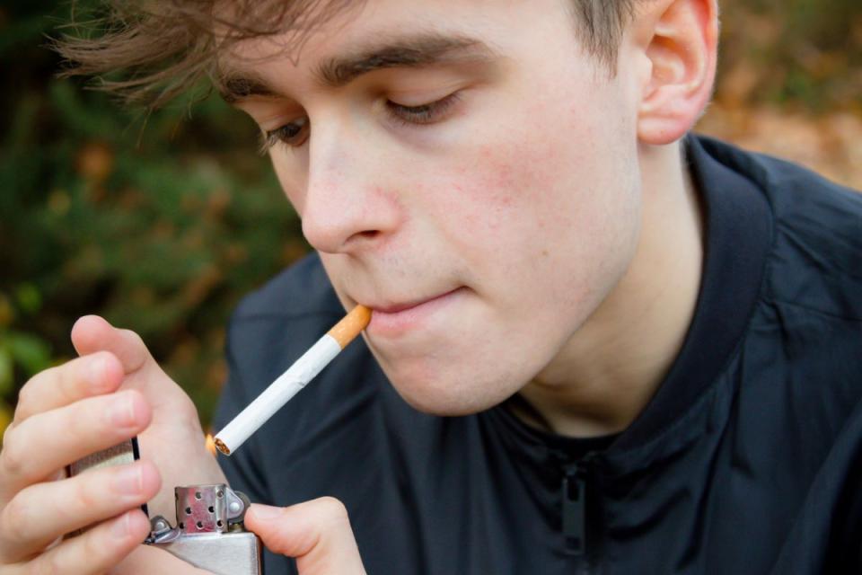 10% dintre adolescenți fumează - Ministerul Educației lansează inițiativa „Școli fără tutun și nicotină”