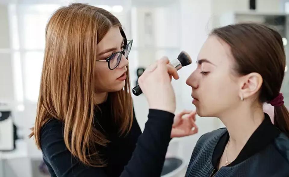 Serviciile de frumusețe, în vizorul Fiscului: controale și acțiuni de conformare pe parcursul anului 2026