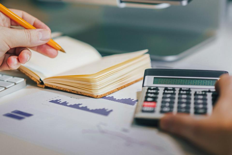 Moldova ar putea revizui regulile de calculare a pensiilor: bunicile și tații ar putea beneficia de vechime în muncă, iar mamele cu trei copii – de pensionare anticipată