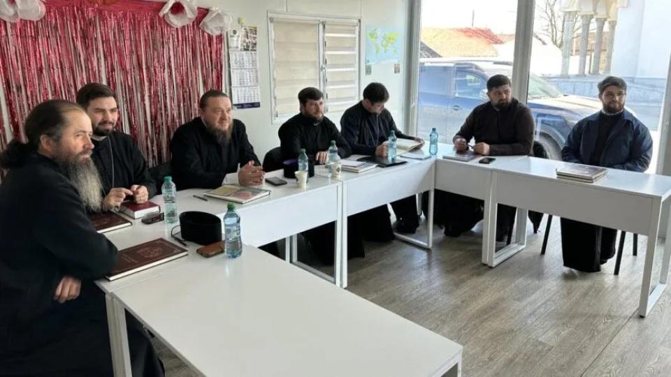 Prevenirea violenței în familie, prioritate pastorală: 16 preoți din Mitropolia Basarabiei, instruiți la Cahul