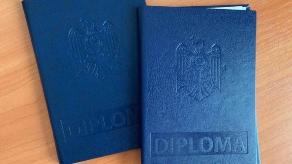 Cei care au studiat peste hotare își vor putea echivala diplomele