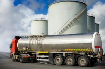 Importurile de carburanți continuă: stocuri limitate și restricții la vânzare în Moldova