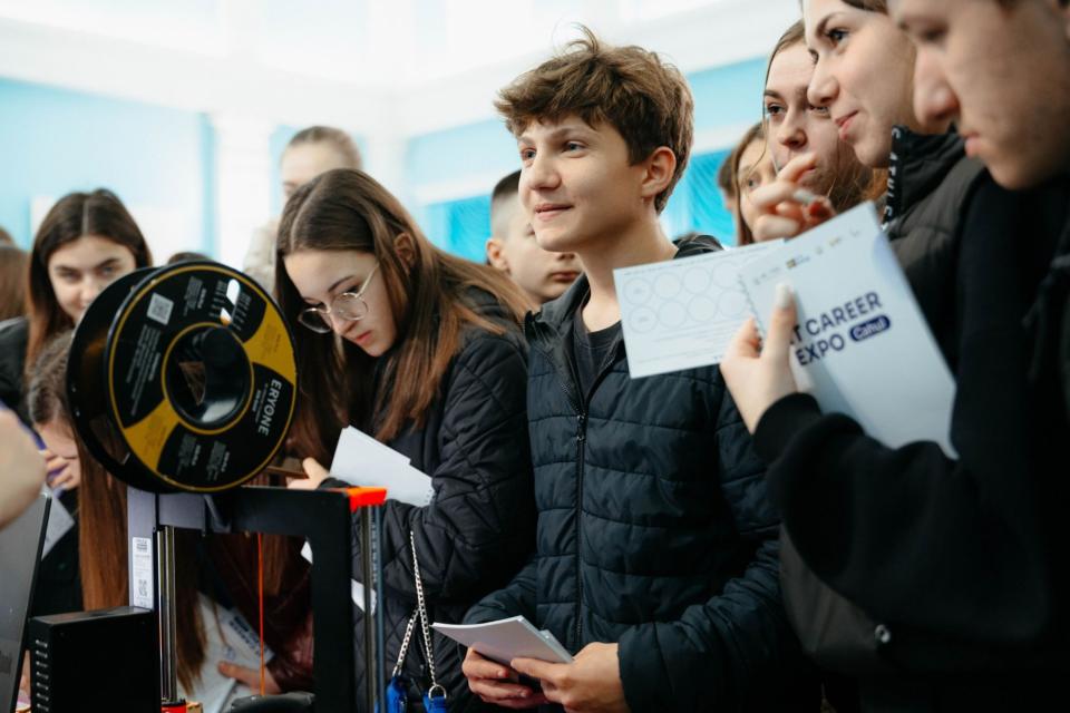 Peste 400 de elevi au explorat oportunități educaționale și profesionale la IT Career Expo Cahul 2026 