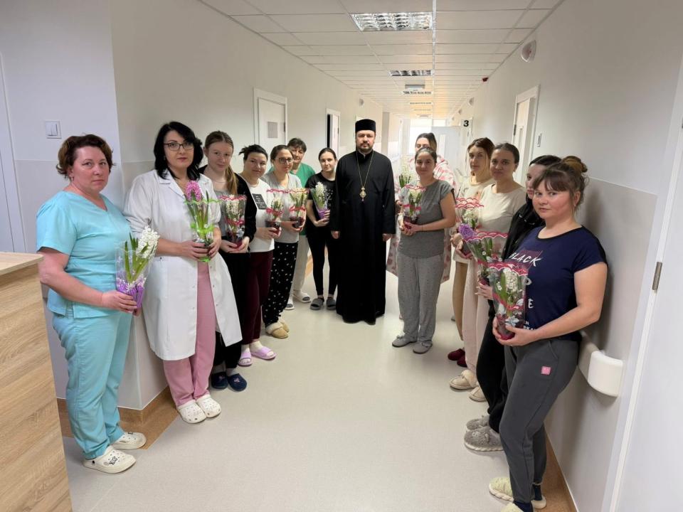 Preasfințitul Părinte Veniamin a felicitat mamele și cadrele medicale de la Maternitatea din Cahul cu prilejul Zilei de 8 Martie