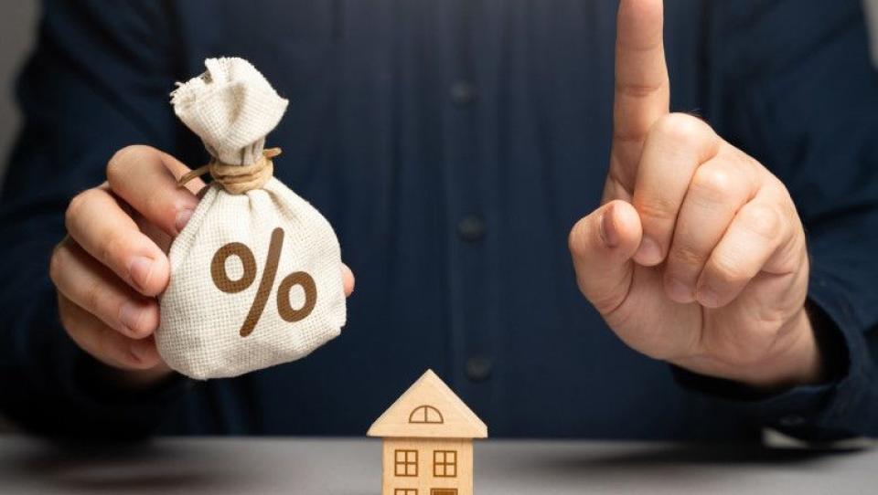 Reguli noi pentru creditele ipotecare: Persoanele cu credite ipotecare în valută străină vor putea solicita conversia în altă monedă