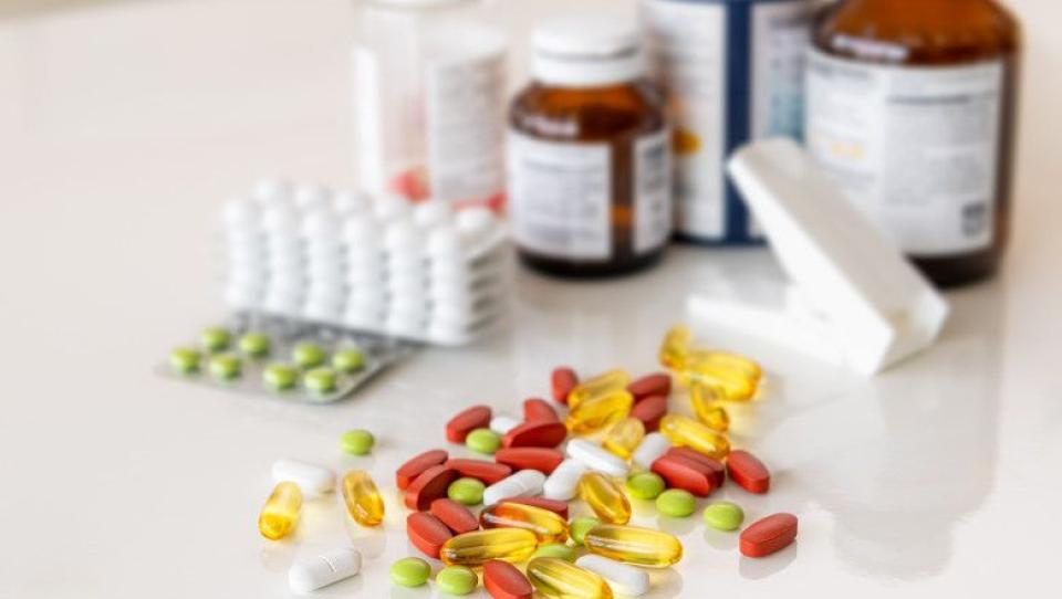 20 de medicamente autorizate în luna martie: tratamente noi pentru durere, depresie și boli inflamatorii