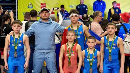 Cinci medalii pentru luptătorii din Cahul la „Tallinn Open 2026”, cel mai mare turneu de lupte din lume