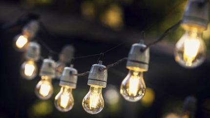 Guvernul introduce restricții pentru a evita penele de curent