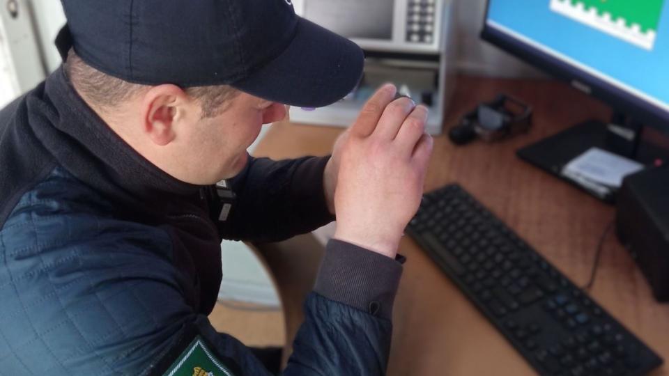 Permis de conducere cu semne de falsificare, depistat la PTF Giurgiulești–Galați