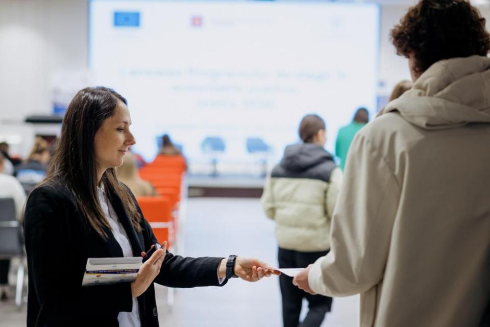 146 de locuri de stagiu în instituțiile statului: programul a fost lansat oficial