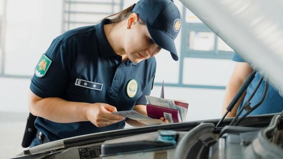 Poliția de Frontieră: 13 documente false depistate într-o săptămână, inclusiv la Cahul