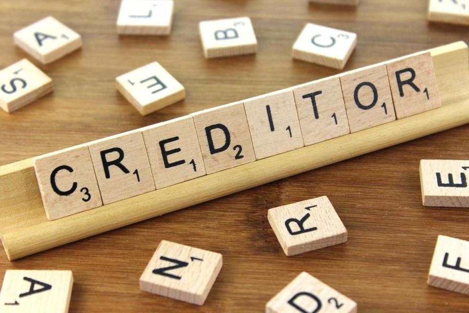 Creditele par mai sigure, dar moldovenii întârzie tot mai des plățile