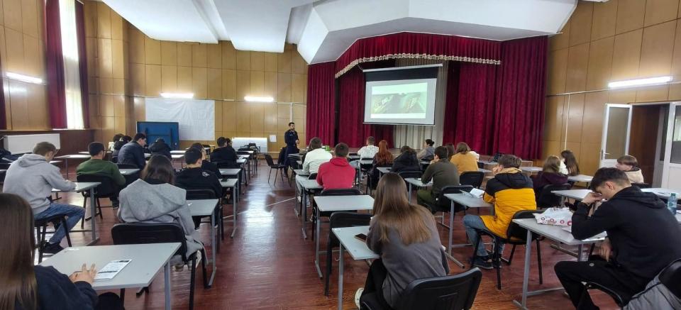 Tineri din sudul țării, încurajați să urmeze o carieră în Poliția de Frontieră