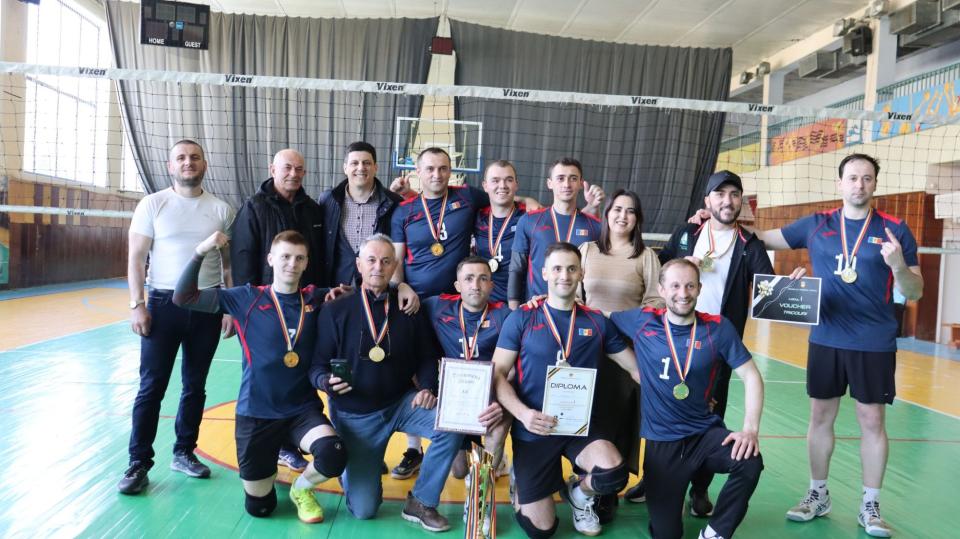 Campionatul Raional la Volei a animat raionul Cahul: 40 de echipe s-au întrecut