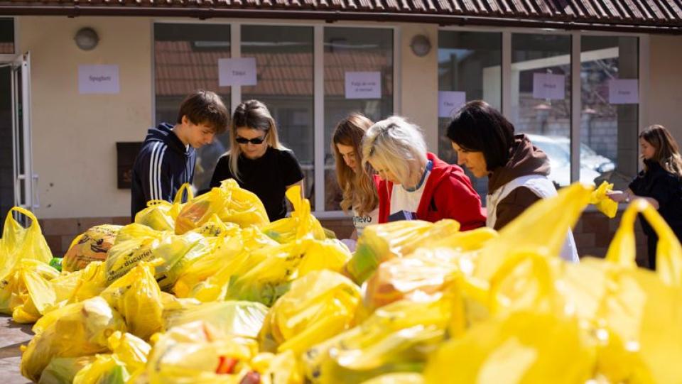Donații record în cadrul campaniei „Masa Bucuriei”: aproape 100 de tone de alimente