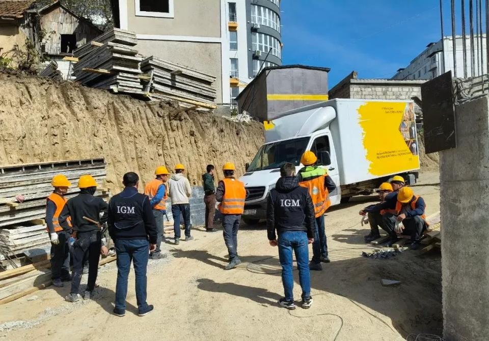 11 străini depistați muncind fără acte legale