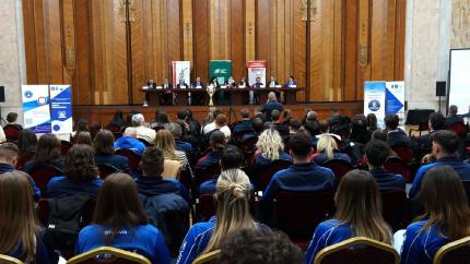 Studenți ai Facultăților de drept din Republica Moldova și România, întruniți la Chișinău în cadrul unei competiții studențești