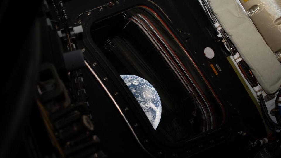 Misiunea Artemis II face istorie: echipajul a depășit recordul stabilit de Apollo 13 în jurul Lunii