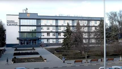 Primăria Cahul obține câștig de cauză în prima instanță împotriva Consiliului Municipal. Vezi litigiul