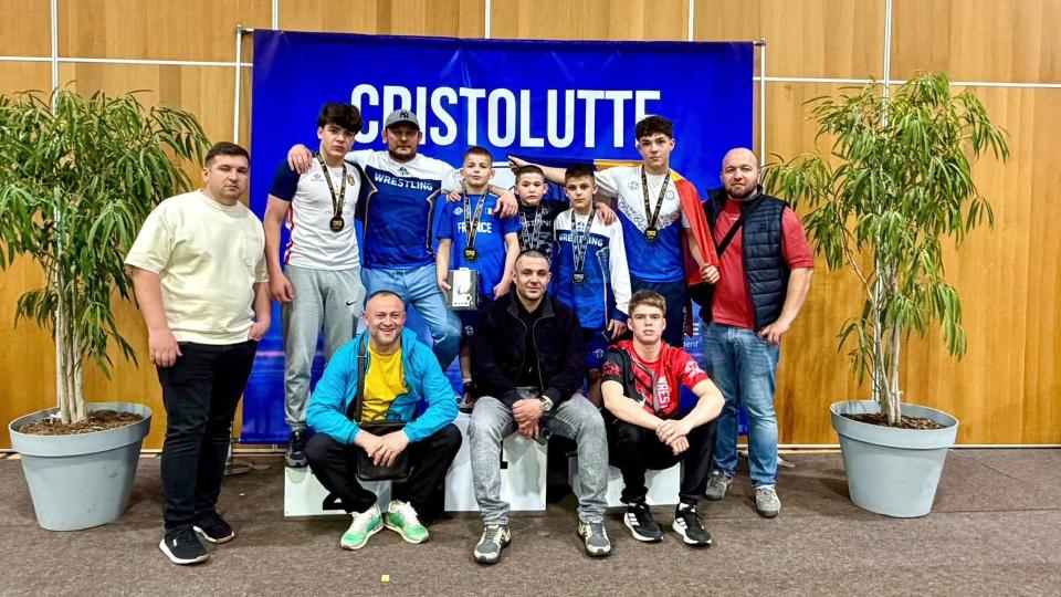 Rezultate remarcabile pentru sportivii cahuleni la un turneu desfășurat la Paris