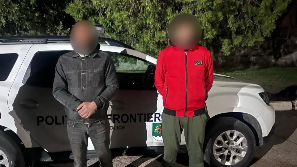 Trei bărbați din Cantemir, prinși cu droguri procurate online de PTF Leova