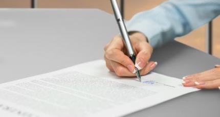 Noi reguli pentru blocuri: proprietarii vor avea nevoie de mai multe semnături pentru asociații